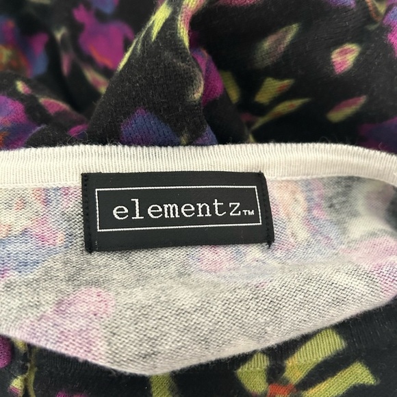 Elementz Cardigan Sweater Women’s Medium Purple Floral Grandma Librarian - Picture 3 of 7